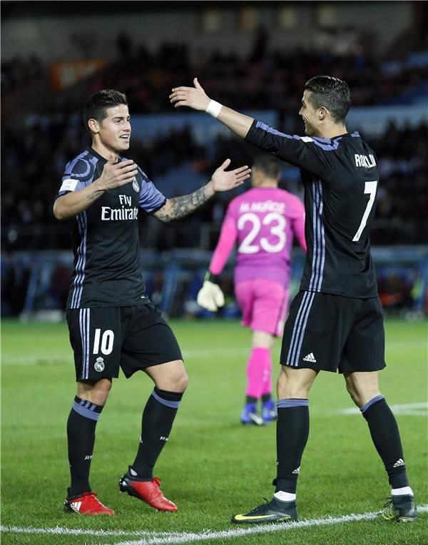 كريستيانو رونالدو وخاميس