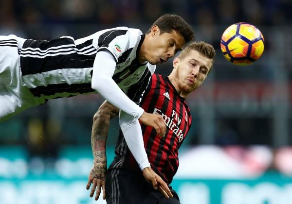 2016-10-22t193049z_2038556355_s1aeuimkuzaa_rtrmadp_3_soccer-italy_reuters