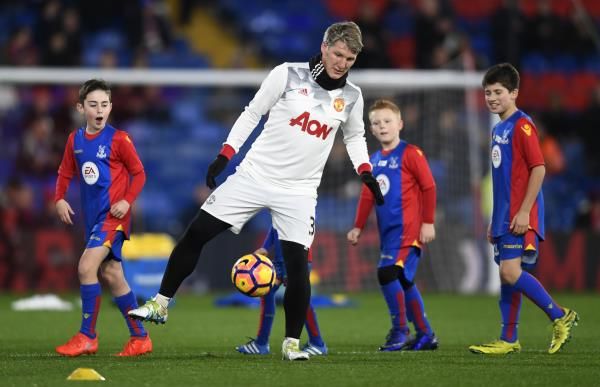 2016-12-14t194755z_124746475_mt1aci14703779_rtrmadp_3_soccer-england-cry-mun_reuters