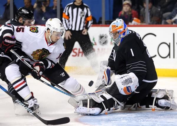2016-12-16t025115z_516548424_nocid_rtrmadp_3_nhl-chicago-blackhawks-at-new-york-islanders_reuters