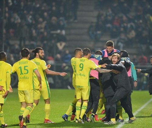 فرحة لاعبي نانت 