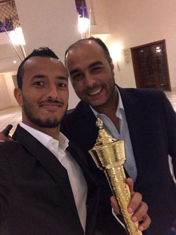 حمزة لحمر عقب تسلم الجائزة