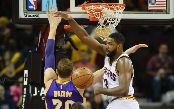 2016-12-18t031502z_329853263_nocid_rtrmadp_3_nba-los-angeles-lakers-at-cleveland-cavaliers_reuters