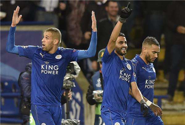 محرز مع زملائه في ليستر سيتي