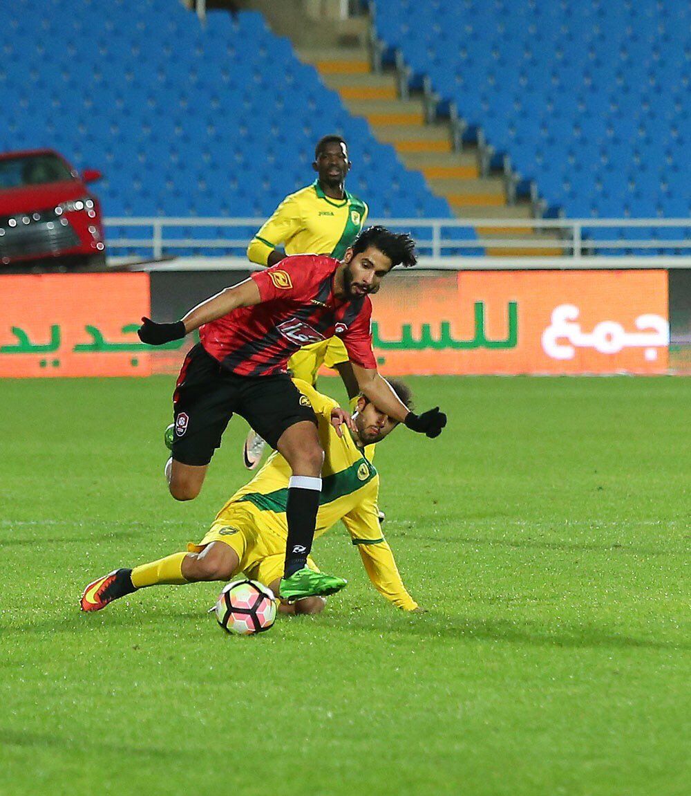 جانب من مباراة الرائد والخليج