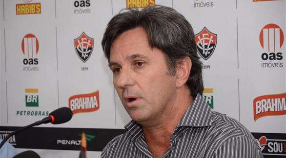 كايو جونيور