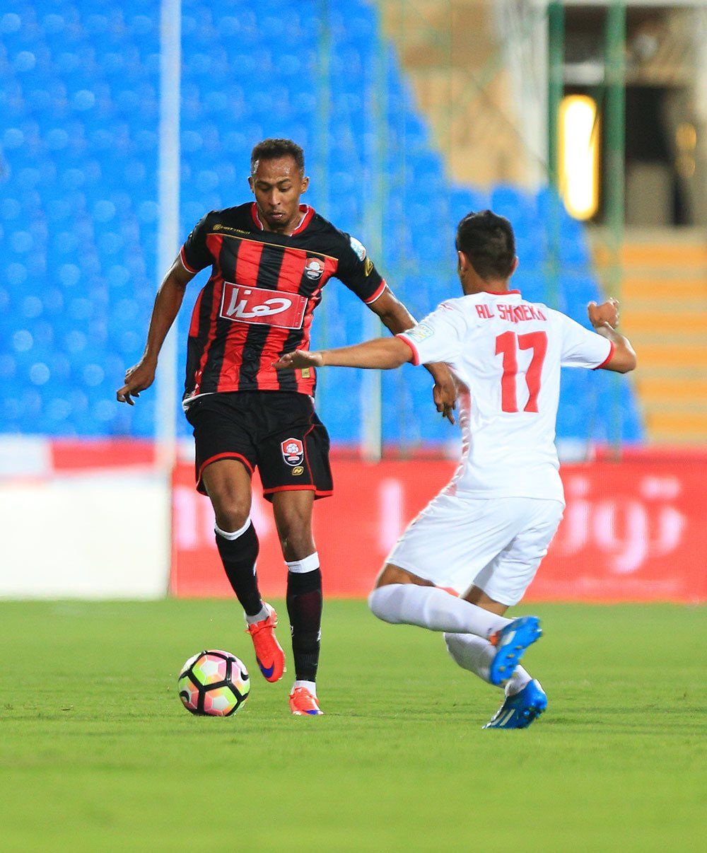 سعيد المولد (يسار)