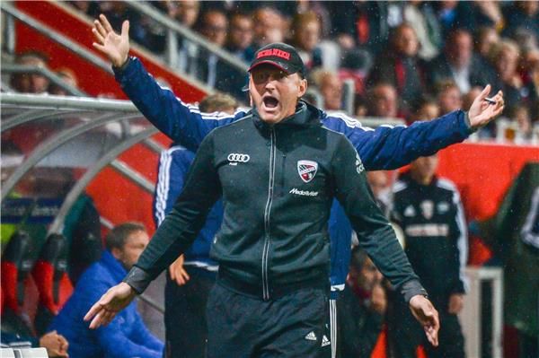 رالف هازنهاتل مدرب لايبزيج