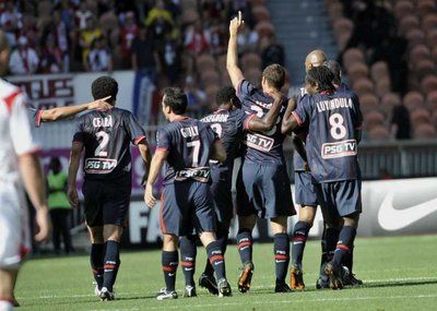 فرحة لاعبي باريس سان جيرمان بالهدف الاول