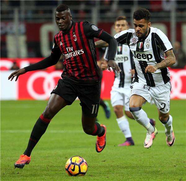 جانب من آخر لقاء جمع الفريقين