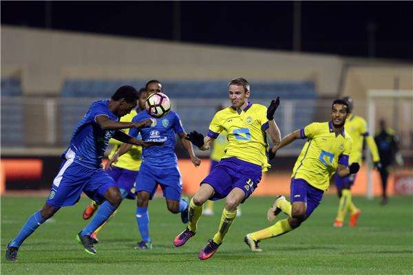 جانب من مباراة النصر والفتح أمس