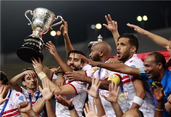 باسم مرسي مع لاعبي الزمالك