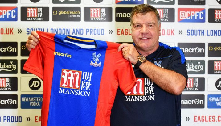 سام ألاردايس أثناء تقديمه