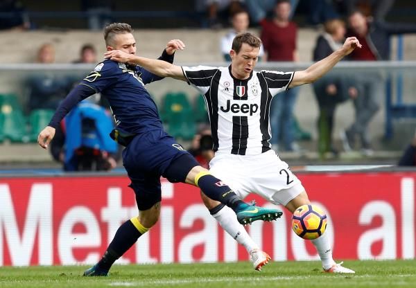 2016-11-06t145438z_245695200_d1beulhfluab_rtrmadp_3_soccer-italy_reuters