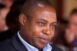 كالوشا بواليا رئيس الإتحاد الزامبي لكرة القدم 