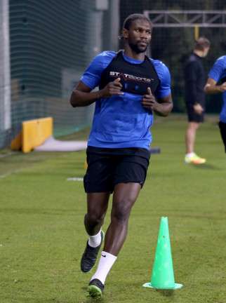 ماختي ديوب من تداريب الأهلي