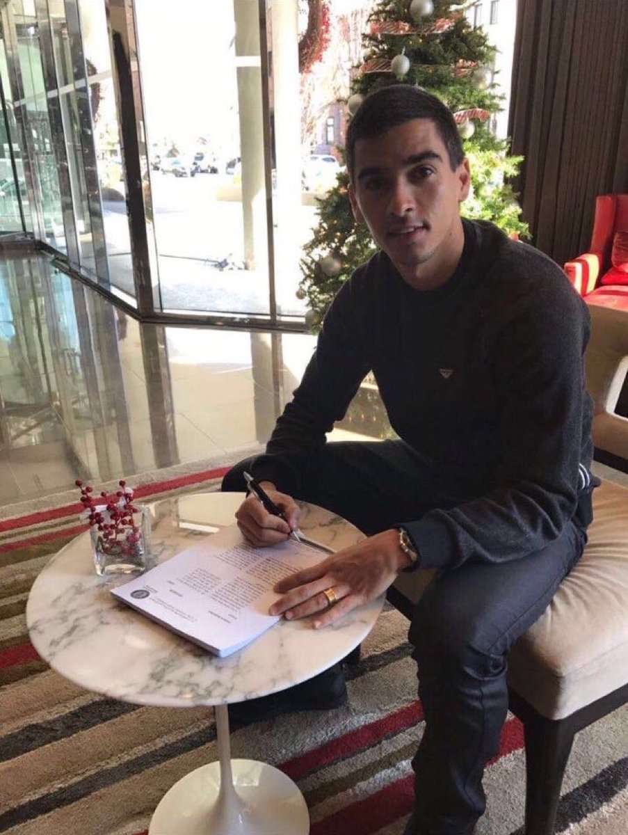 ليوناردو لحظة التوقيع 