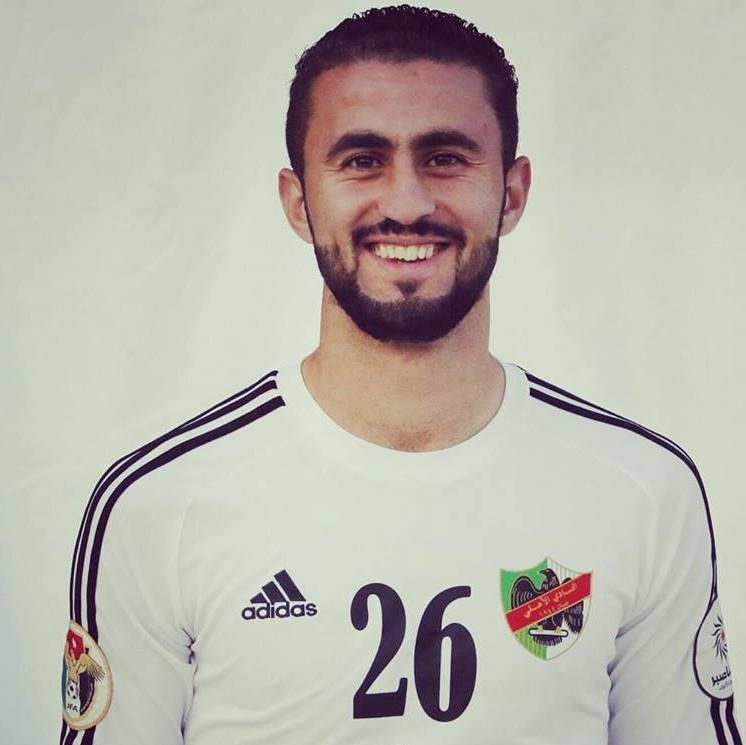 أحمد العيساوي بقميص الأهلي