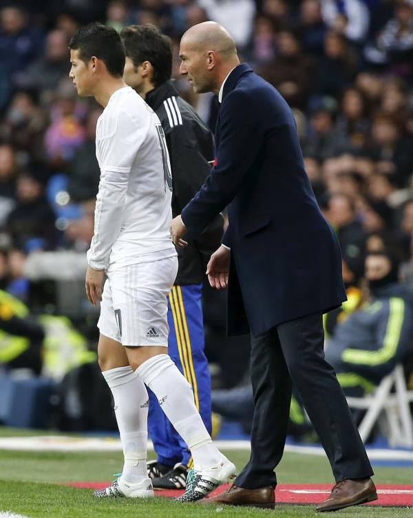 زيدان وخاميس