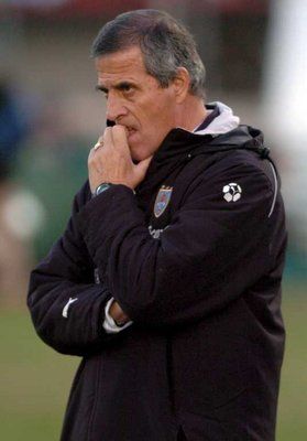 أوسكار واشنطن تاباريز المدير الفني لمنتخب أوروجواي 