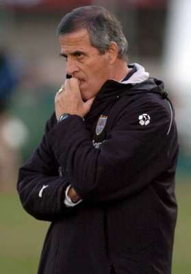 أوسكار واشنطن تاباريز المدير الفني لمنتخب أوروجواي