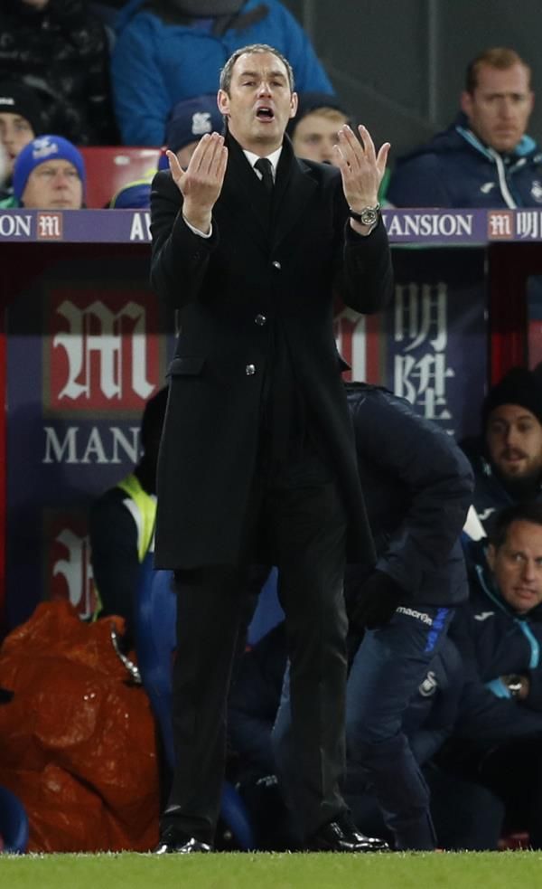 2017-01-03t213947z_126481187_mt1aci14718352_rtrmadp_3_soccer-england-cry-swa_reuters