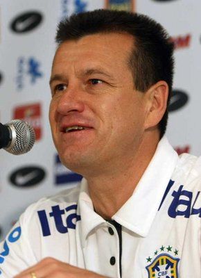 مدرب منتخب البرازيل كارلوس دونجا