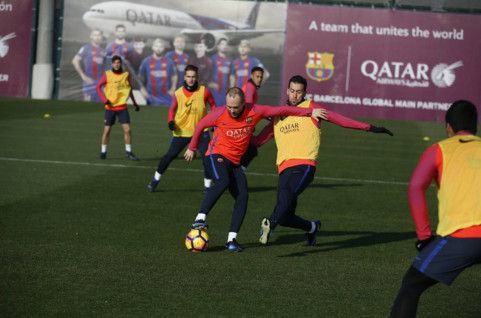 جانب من تدريبات فريق برشلونة