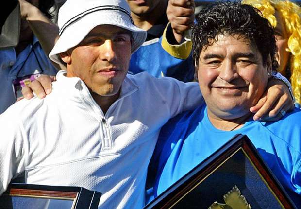 مارادونا وتيفيز