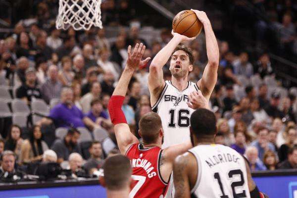 2017-01-04t020657z_676458122_nocid_rtrmadp_3_nba-toronto-raptors-at-san-antonio-spurs_reuters
