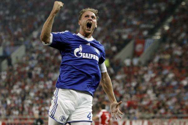 2012-09-18t193523z_2003887579_gm1e89j09xp01_rtrmadp_3_soccer-champions_reuters