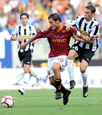 الإيطالي توتي في لقاء روما الأخير أمام يوفنتوس