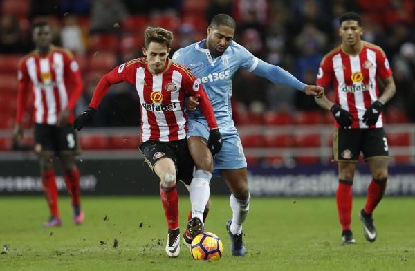 2017-01-14t170239z_127414959_mt1aci14726361_rtrmadp_3_soccer-england-sun-stk_reuters