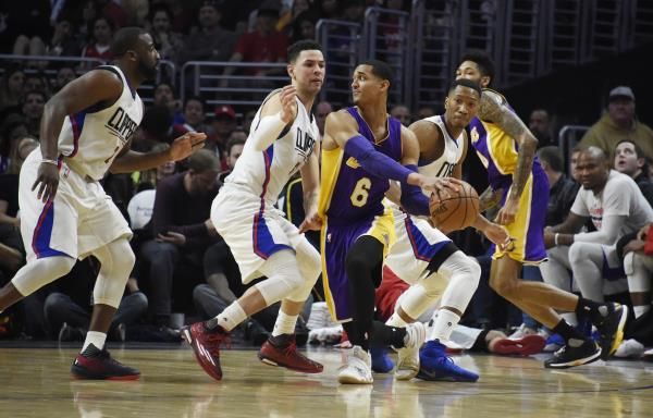 2017-01-14t225853z_1681855476_nocid_rtrmadp_3_nba-los-angeles-lakers-at-los-angeles-clippers_reuters
