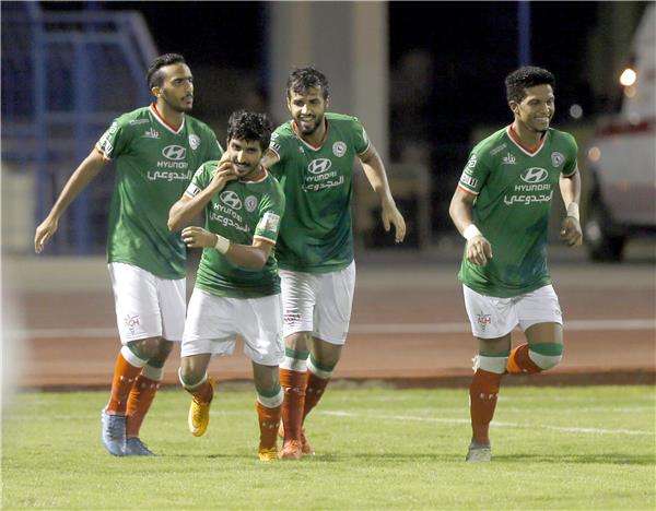 لاعبو الاتفاق