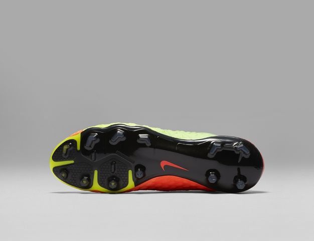 Nike%2017_Hypervenom_Phantom_1