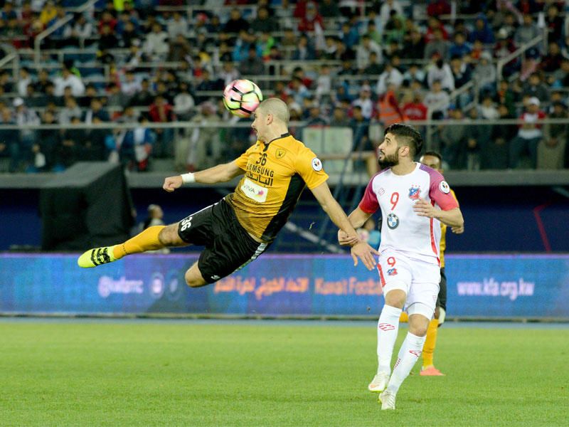 جانب من مواجهة القادسية والكويت في نهائي كأس ولي العهد