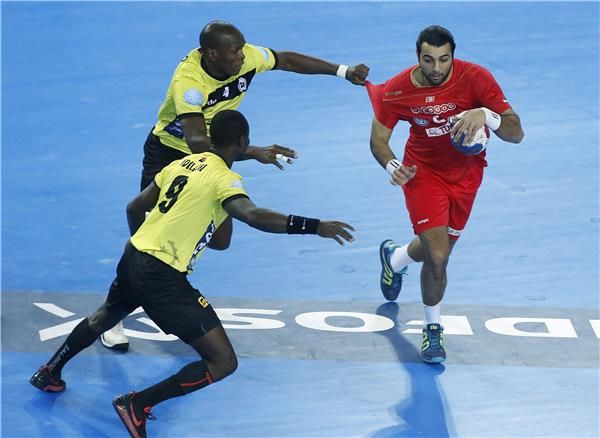 من لقاء تونس و انغولا