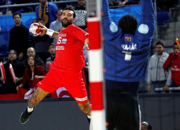 من لقاء تونس وانجولا 