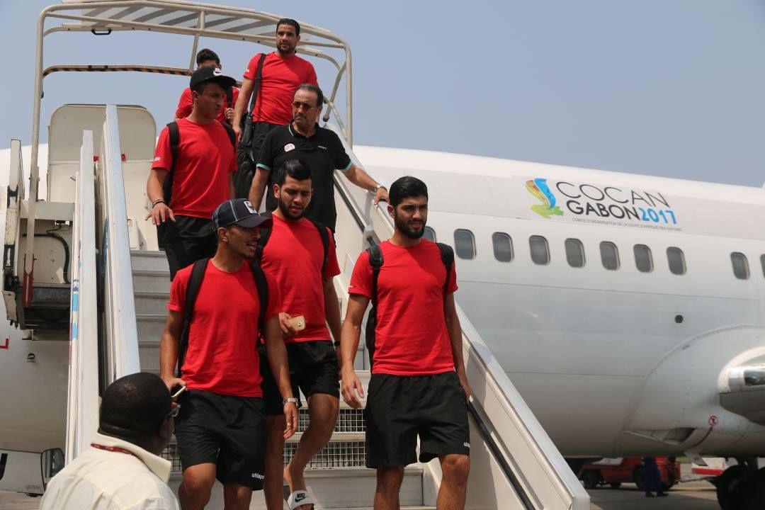 من وصول اللاعبين إلى ليبروفيل