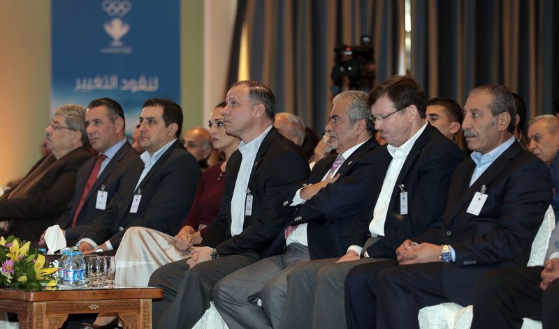 من الإجتماع  