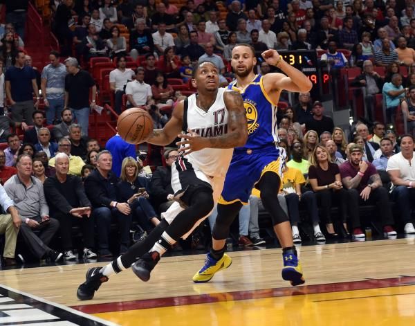 2017-01-24t014018z_1068904326_nocid_rtrmadp_3_nba-golden-state-warriors-at-miami-heat_reuters