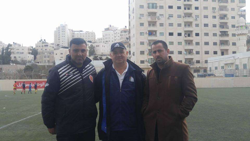 فيسكو يتابع تدريبات ناشئي أهلي الخليل