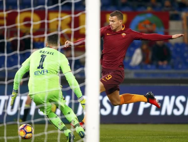 2017-01-22t195835z_1652090888_lr1ed1m1jhce8_rtrmadp_3_soccer-italy_reuters