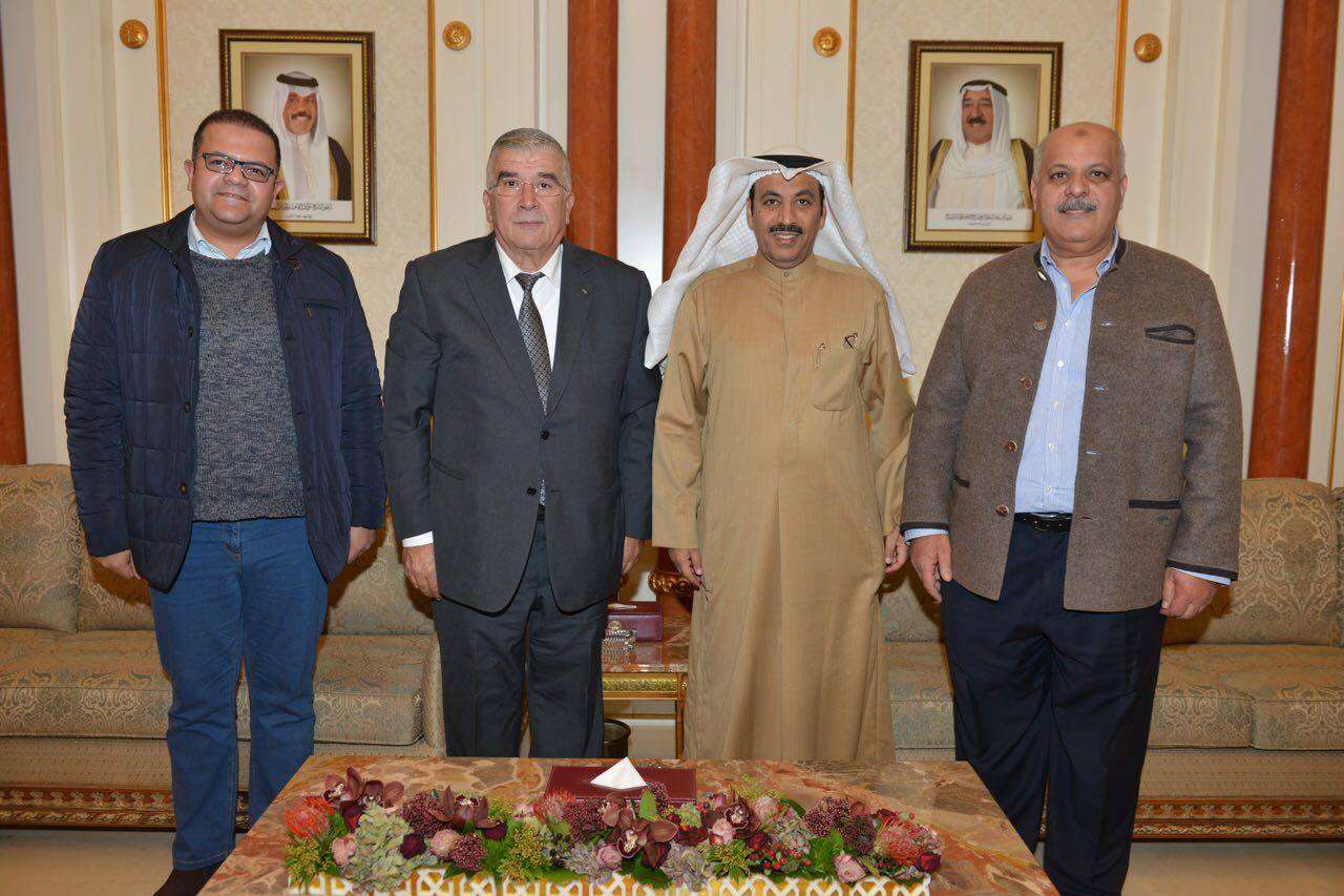 العتيبي خلال استقباله رؤساء الوفود