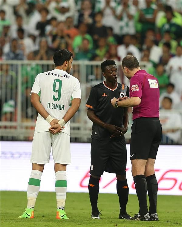  عمر السومة بجانب الحكم