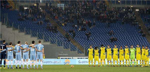 الفريقان قبل البداية