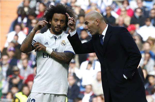  الغياب المتكرر لمارسيلو يقلق زيدان