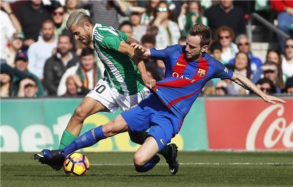 جانب من مباراة ريال بيتيس وبرشلونة