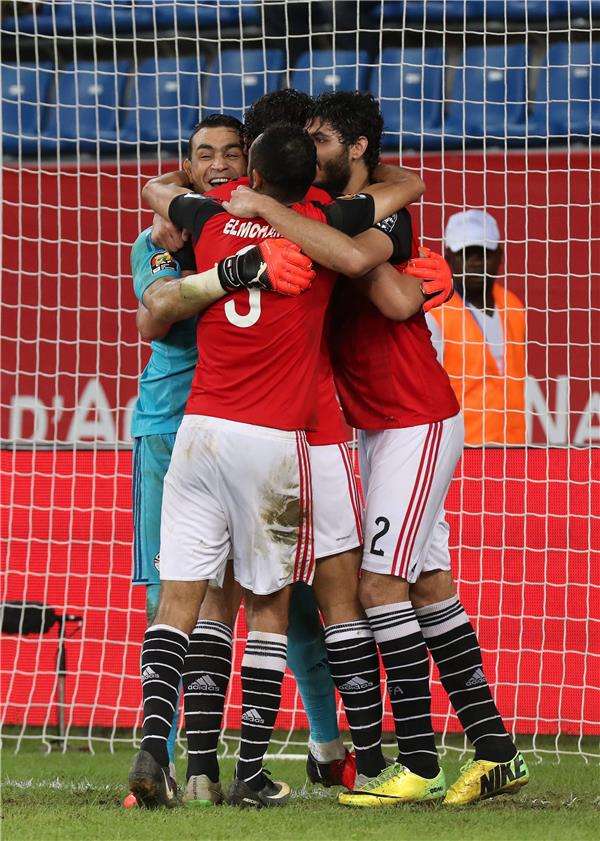 فرحة لاعبي مصر بالفوز على المغرب